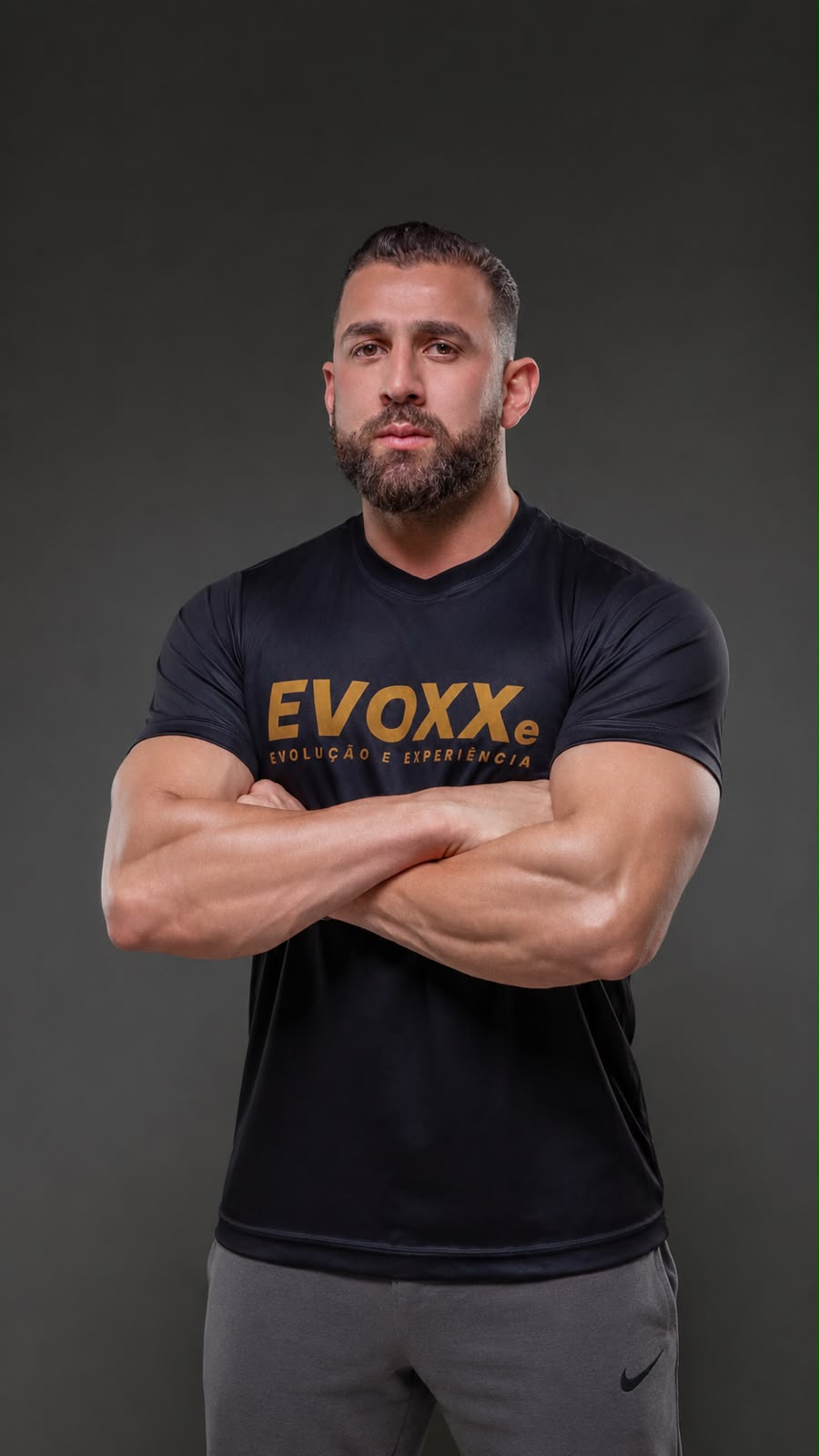 Profissional da EVOXXe em ambiente de treino premium