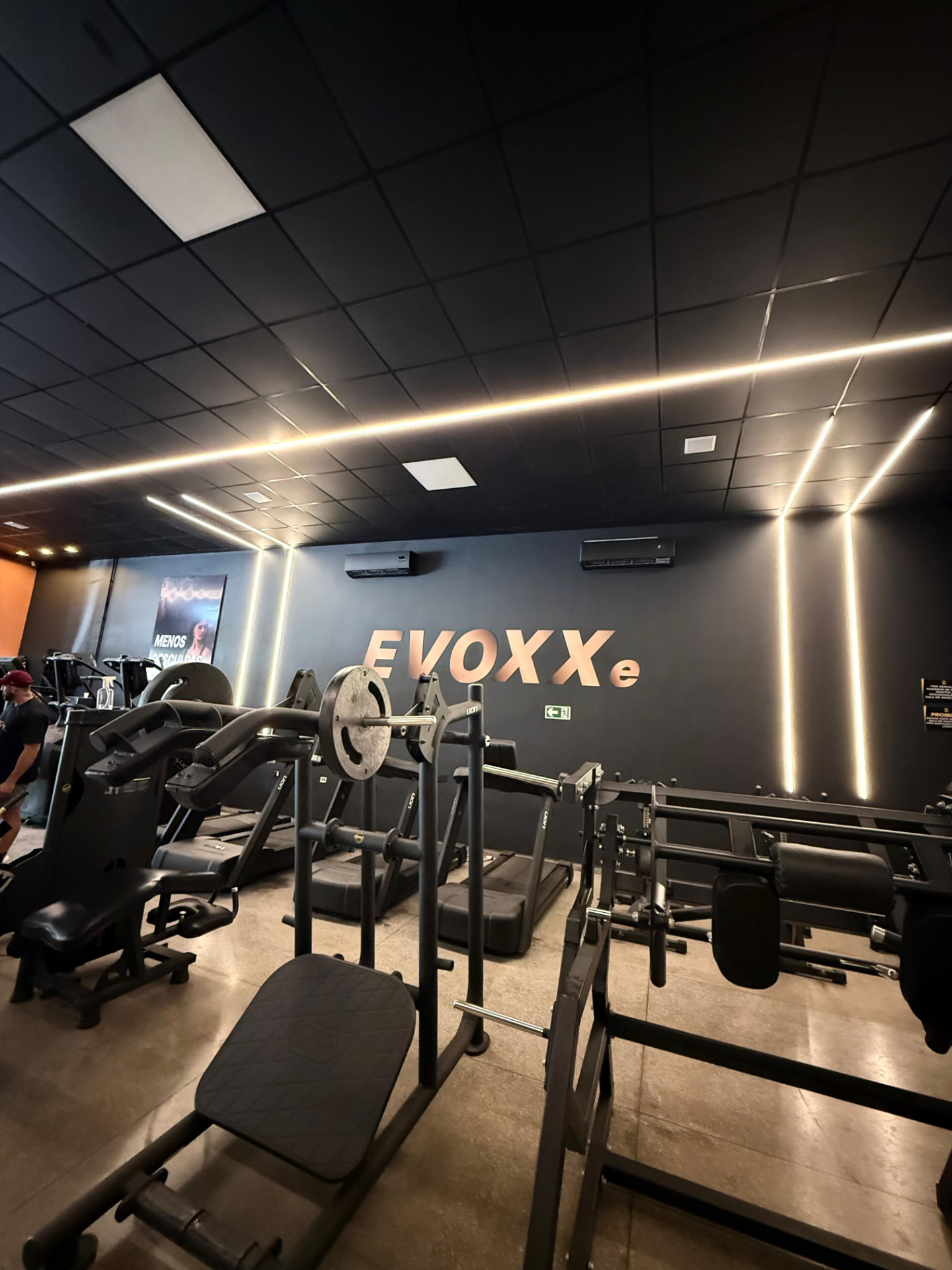 Ambiente da academia EVOXXe em Rolim de Moura